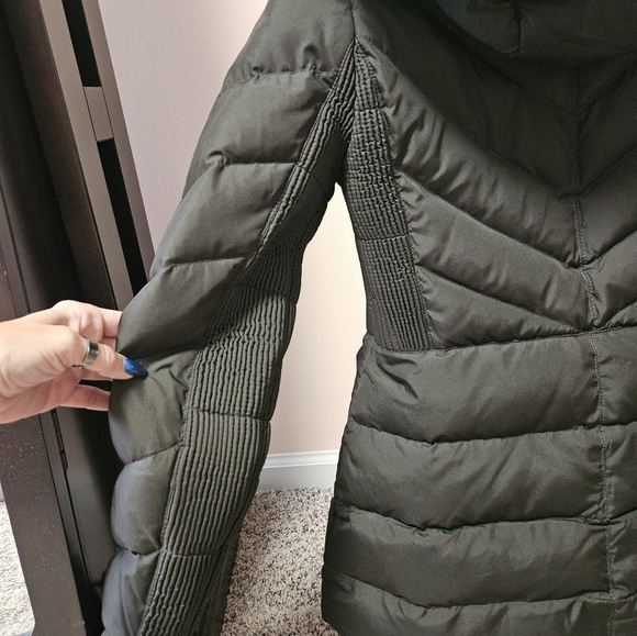 Michael Kors Women's Army Green Quilted Jacket with Faux Fur Hood - Picture 12 of 16